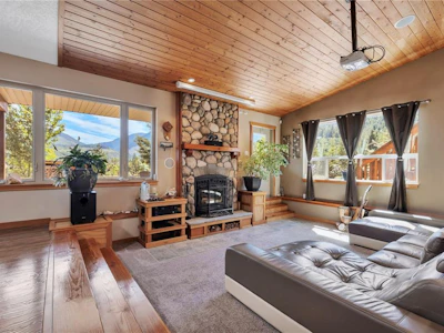 1680 Peligren Place - 3