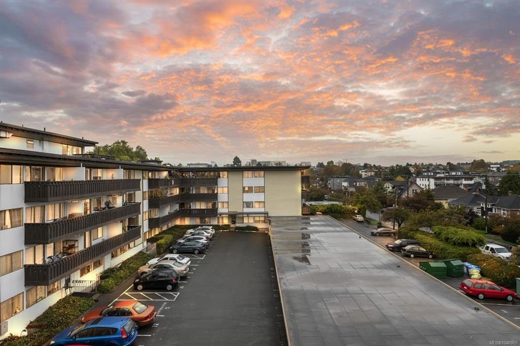 414-964 Heywood Avenue, Victoria, BC, V8V 2Y5
