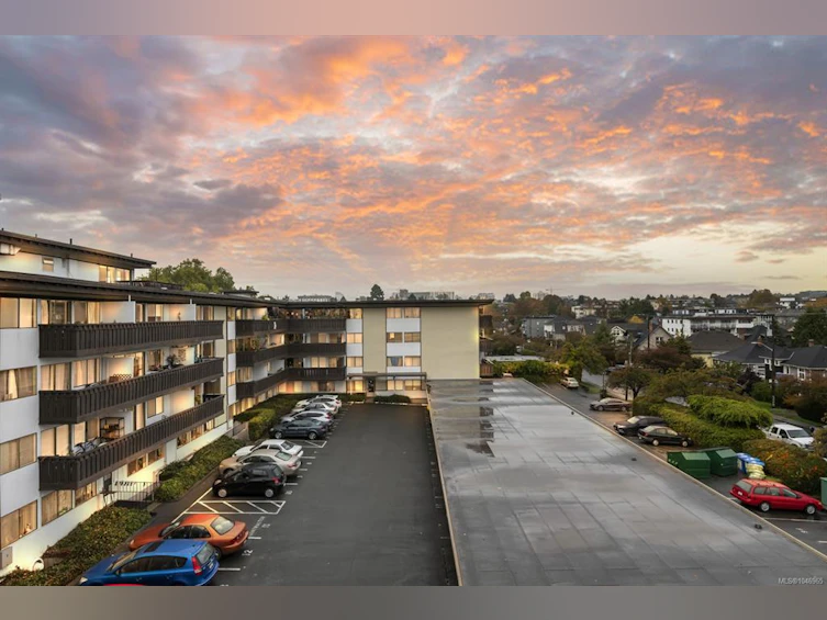 414-964 Heywood Avenue, Victoria, BC, V8V 2Y5