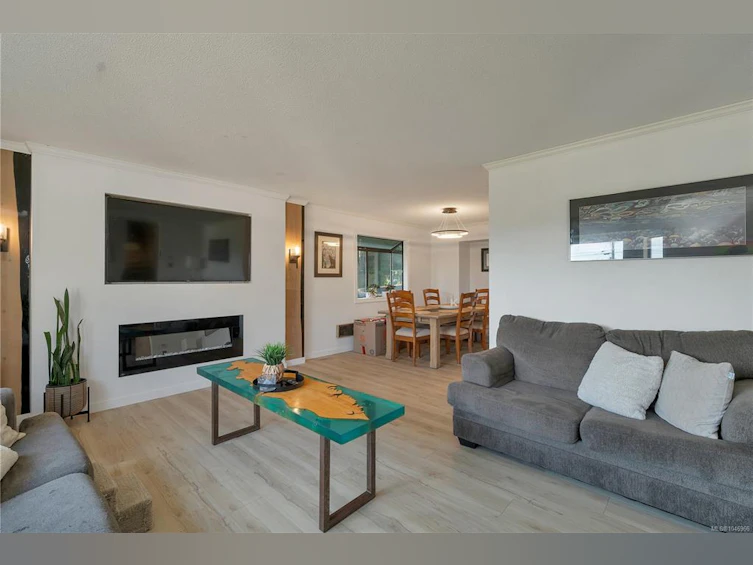 1728 Aspen Way, Campbell River, BC, V9W 7E5 - 2
