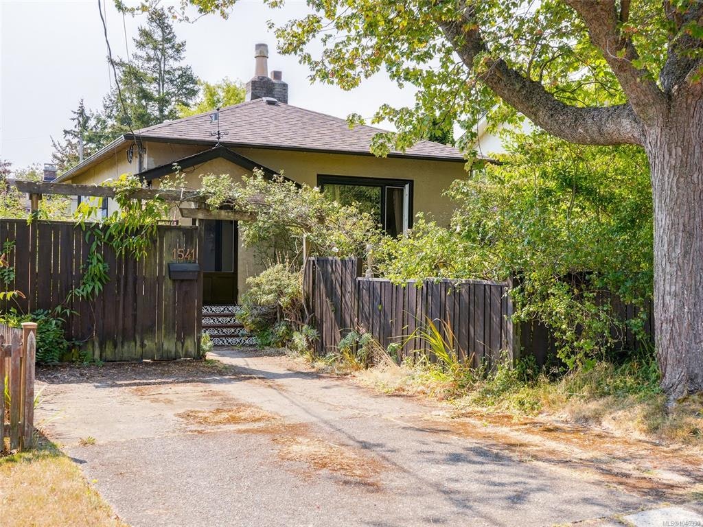 1541 Burton Avenue, Victoria, BC, V8T 2N3