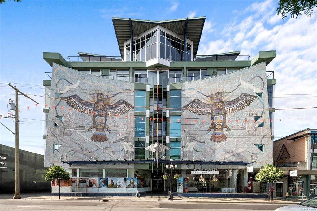 303-1061 Fort Street, Victoria, BC, V8V 3K5