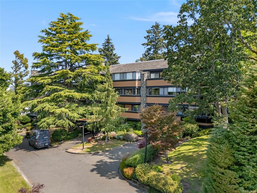 104-1106 Glenora Place, Saanich, BC, V8P 2C3