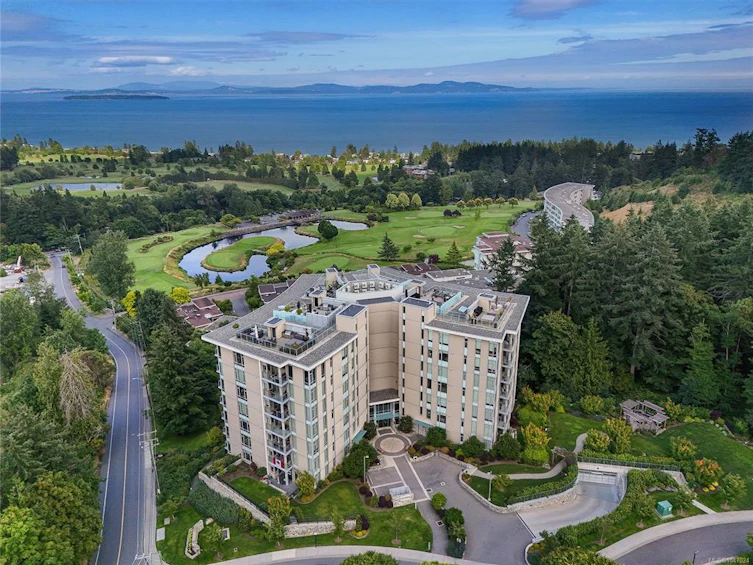 506-5388 Hill Rise Terrace, Saanich, BC, V8Y 3K3