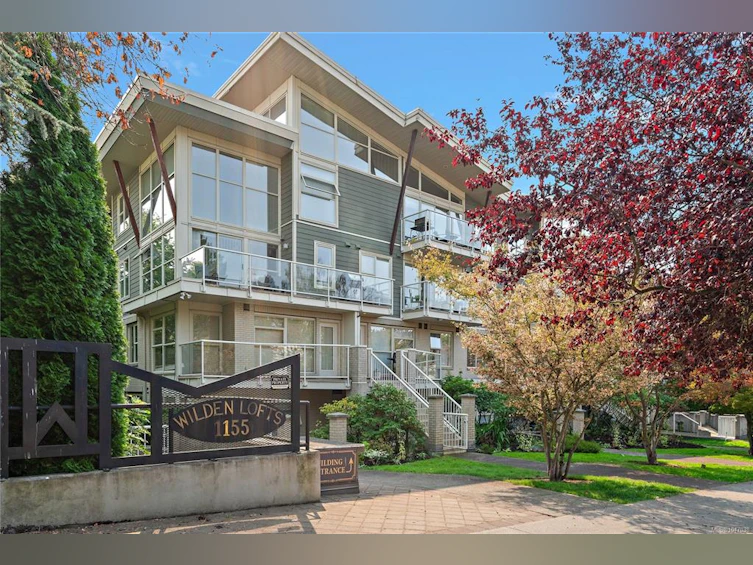 207-1155 Yates Street, Victoria, BC, V8V 3N1