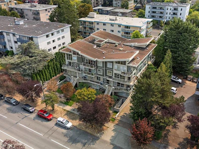 207-1155 Yates Street - 4