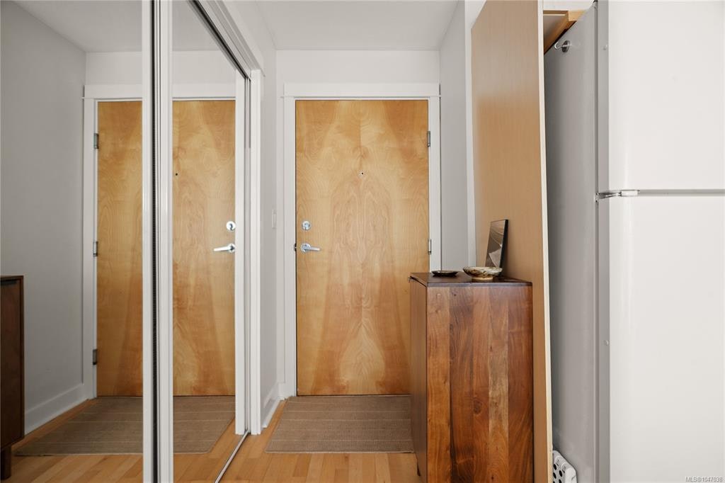 207-1155 Yates Street, Victoria, BC, V8V 3N1 - 21