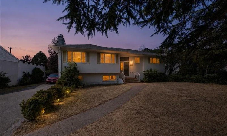 3512 Henderson Road