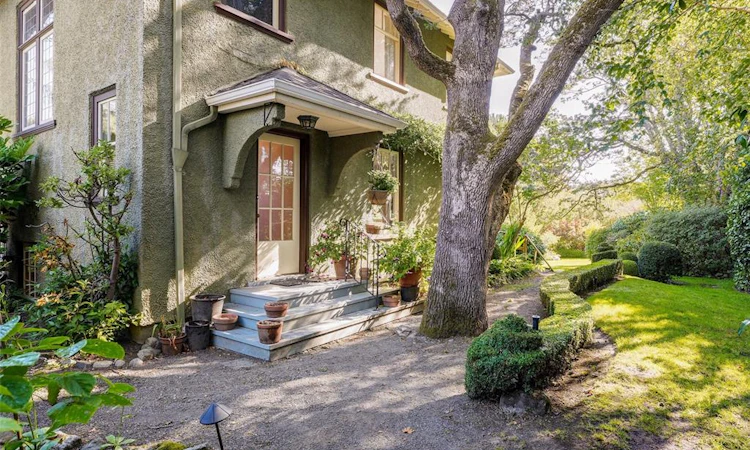 535 Island Road