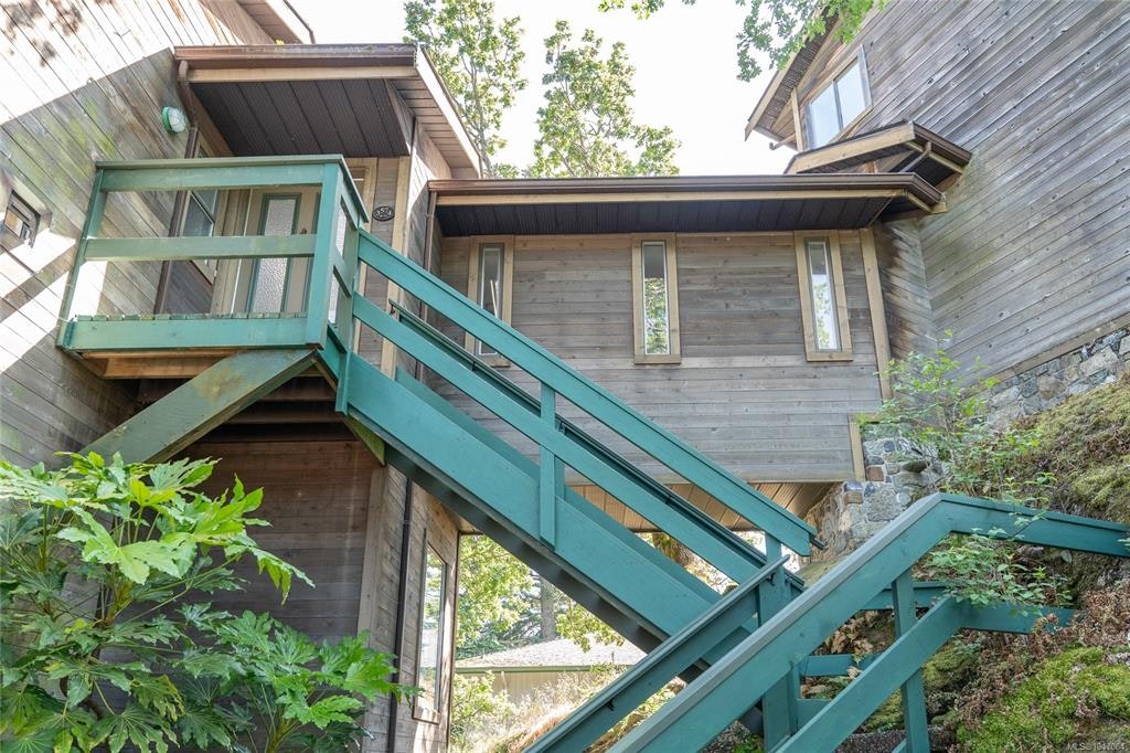 3574 Mcinnis Rise, Saanich, BC, V8P 5M7