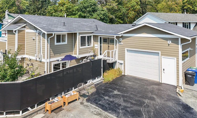 3400 Departure Bay Road