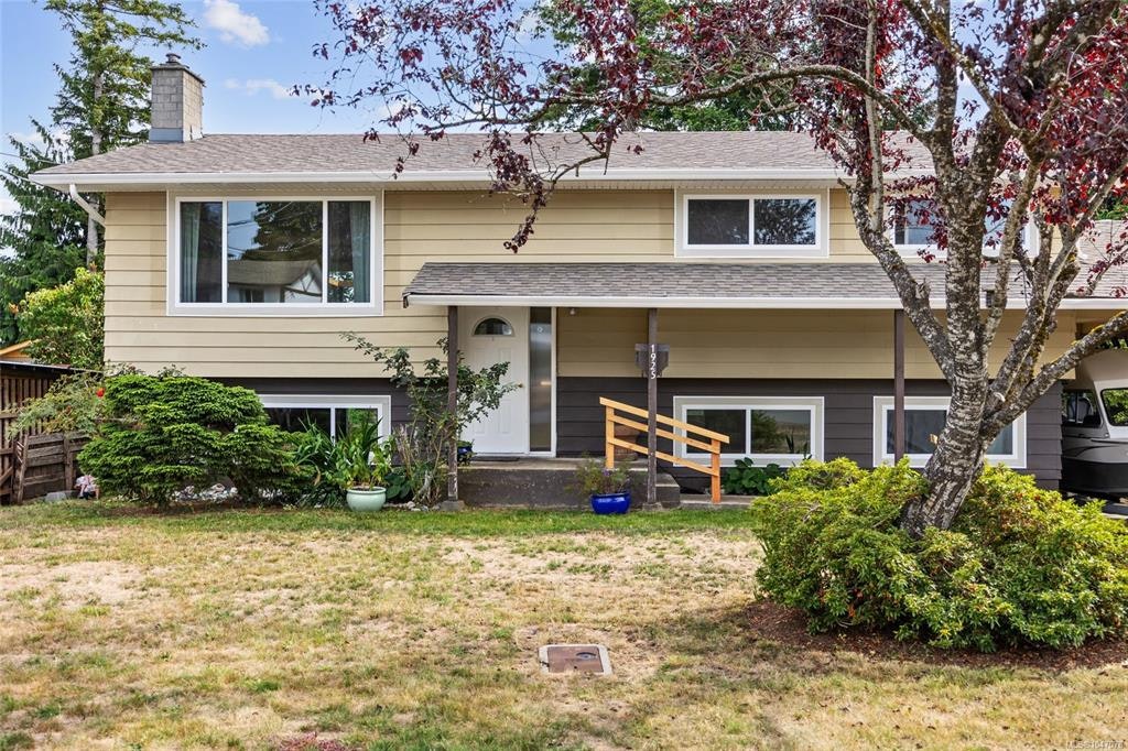 1925 Cougar Crescent, Comox, BC, V9M 2K4