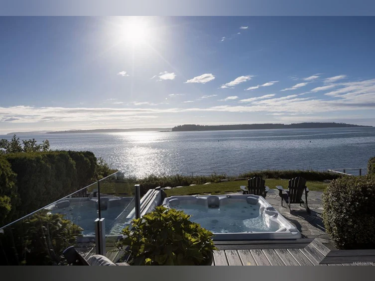 8585 Lochside Drive, North Saanich, BC, V8L 1M5 - 23