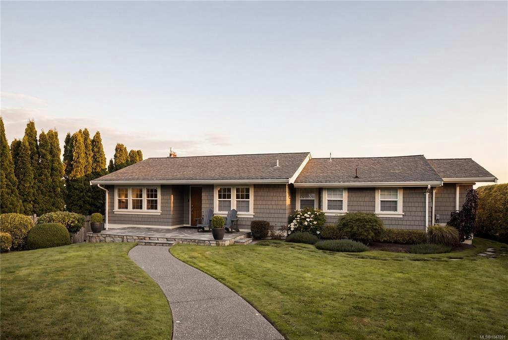 8585 Lochside Drive, North Saanich, BC, V8L 1M5 - 9