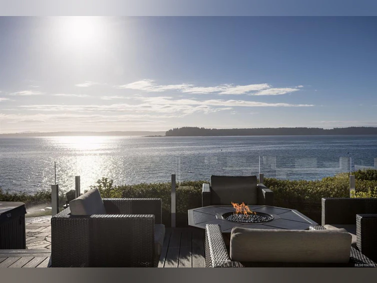 8585 Lochside Drive, North Saanich, BC, V8L 1M5 - 22