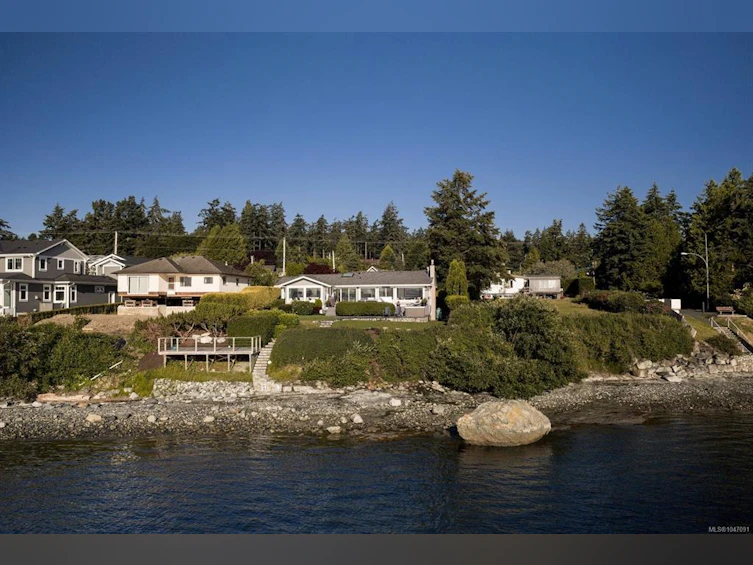 8585 Lochside Drive, North Saanich, BC, V8L 1M5 - 48