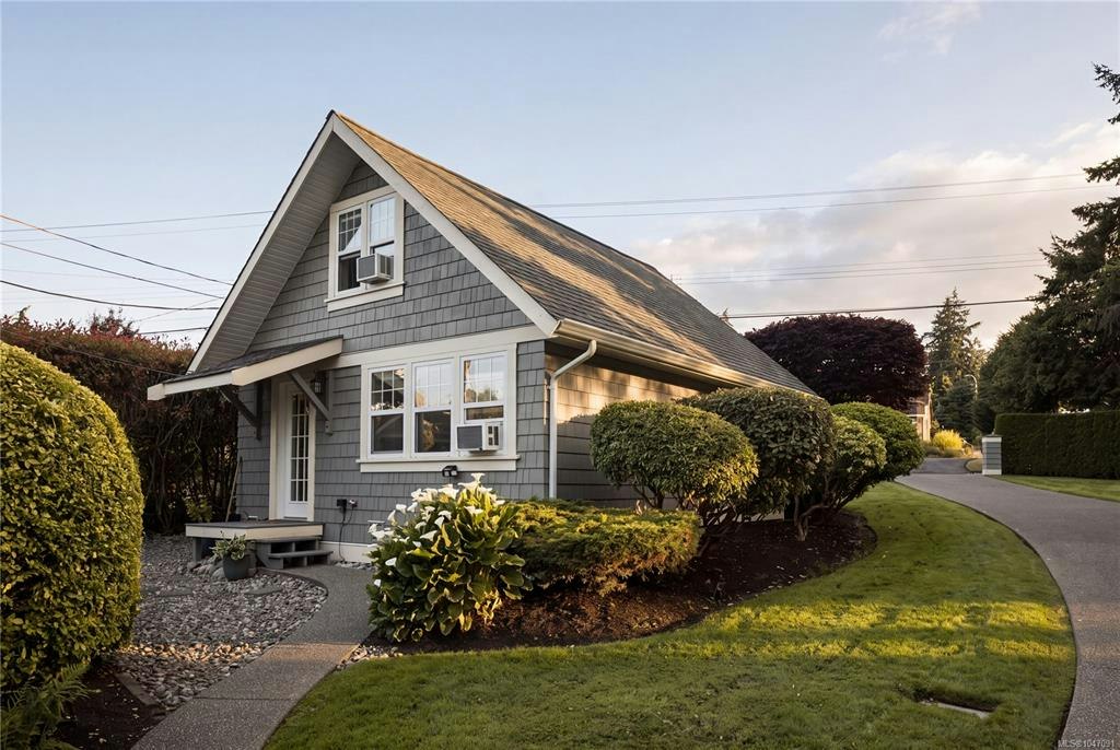8585 Lochside Drive, North Saanich, BC, V8L 1M5 - 38
