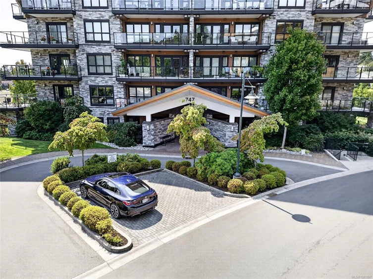 101-747 Travino Lane, Saanich, BC, V8Z 0C6 - 43