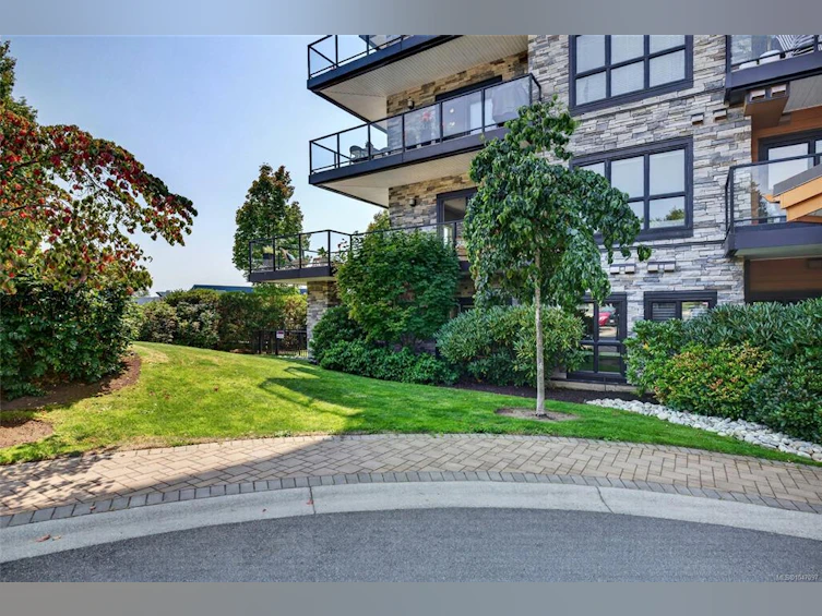 101-747 Travino Lane, Saanich, BC, V8Z 0C6 - 41