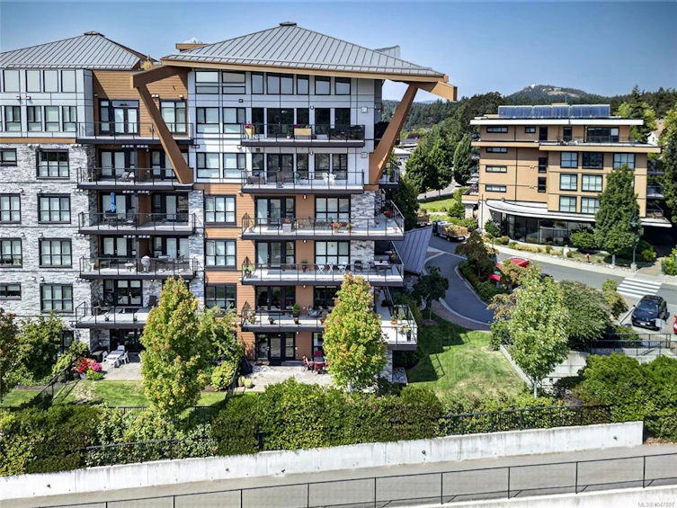 101-747 Travino Lane, Saanich, BC, V8Z 0C6 - 45