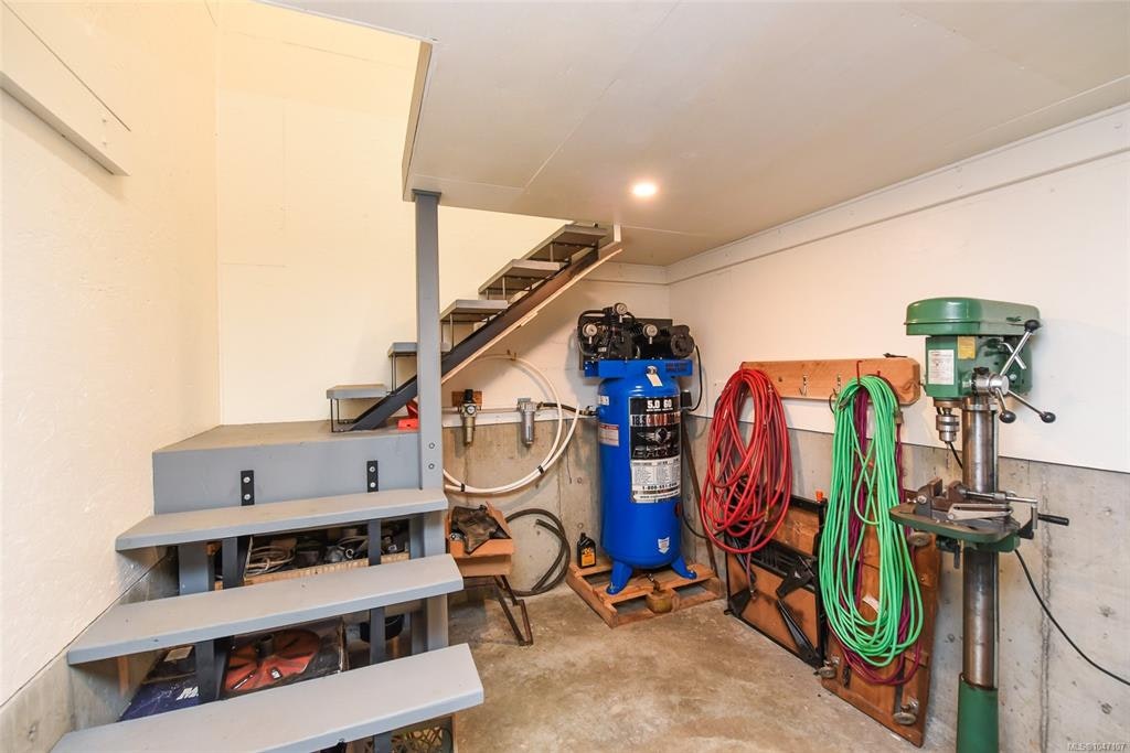 1131 Hecker Road, Black Creek, BC, V0R 2M0 - 10