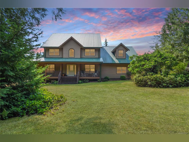 1131 Hecker Road, Black Creek, BC, V0R 2M0 - 2