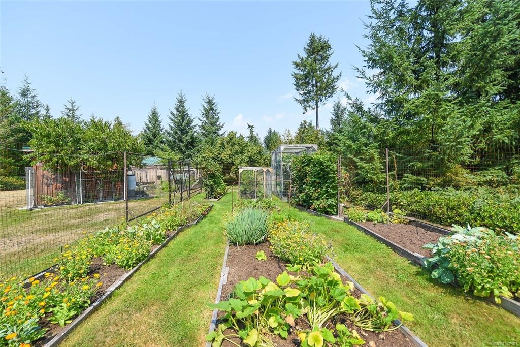 1131 Hecker Road, Black Creek, BC, V0R 2M0 - 23