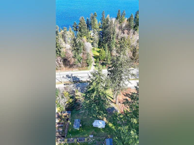 4060 S Island Highway - 2