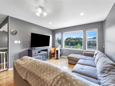 4780 Fairbrook Crescent - 2
