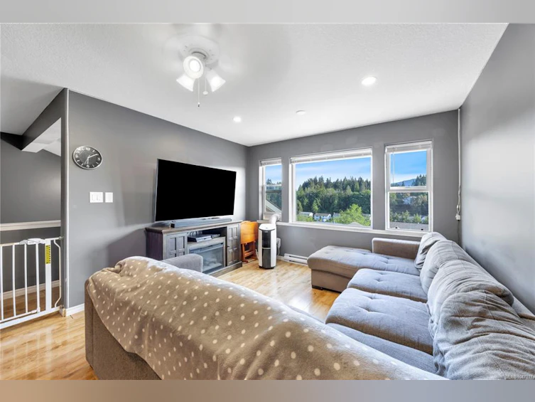 4780 Fairbrook Crescent, Nanaimo, BC, V9T 6M6 - 2