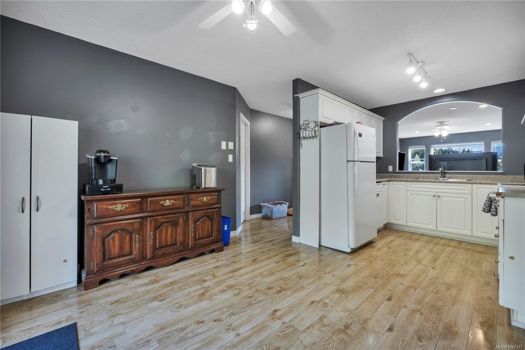 4780 Fairbrook Crescent - 4