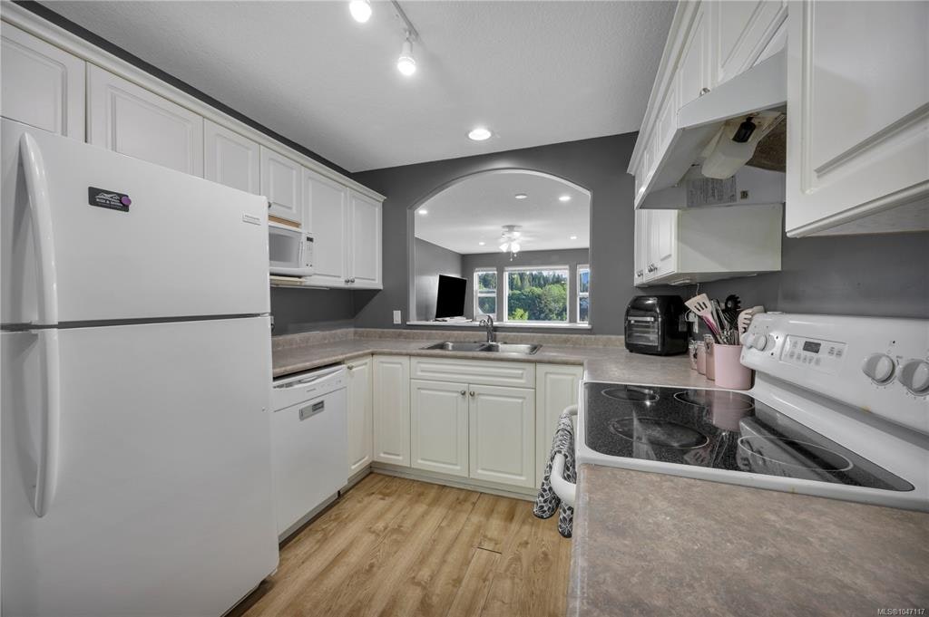 4780 Fairbrook Crescent - 3