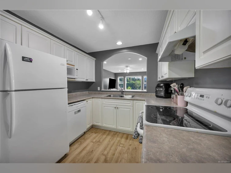 4780 Fairbrook Crescent, Nanaimo, BC, V9T 6M6 - 3