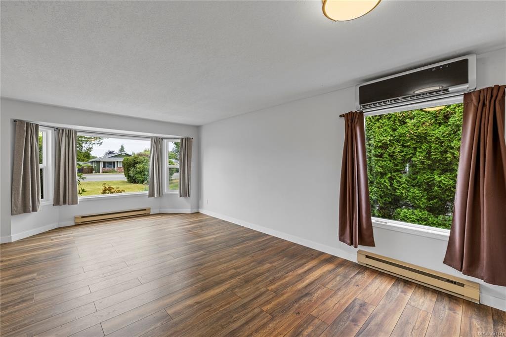 574 Hirst Avenue, Parksville, BC, V9P 1H8 - 3
