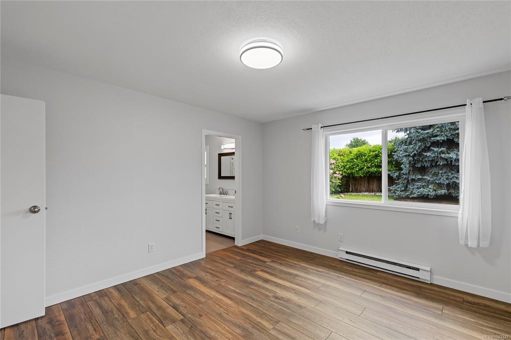 574 Hirst Avenue, Parksville, BC, V9P 1H8 - 6