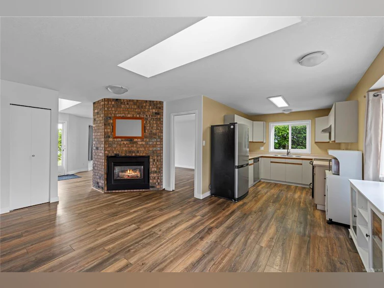 574 Hirst Avenue, Parksville, BC, V9P 1H8 - 4