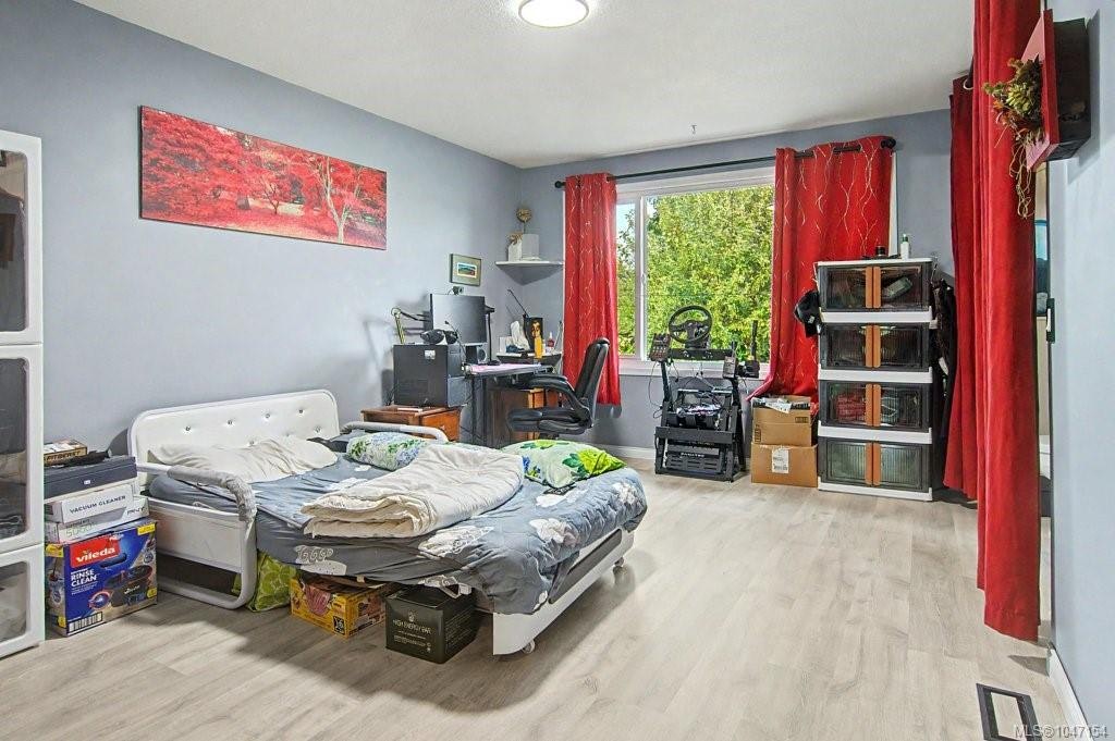 402 Young Street - 4