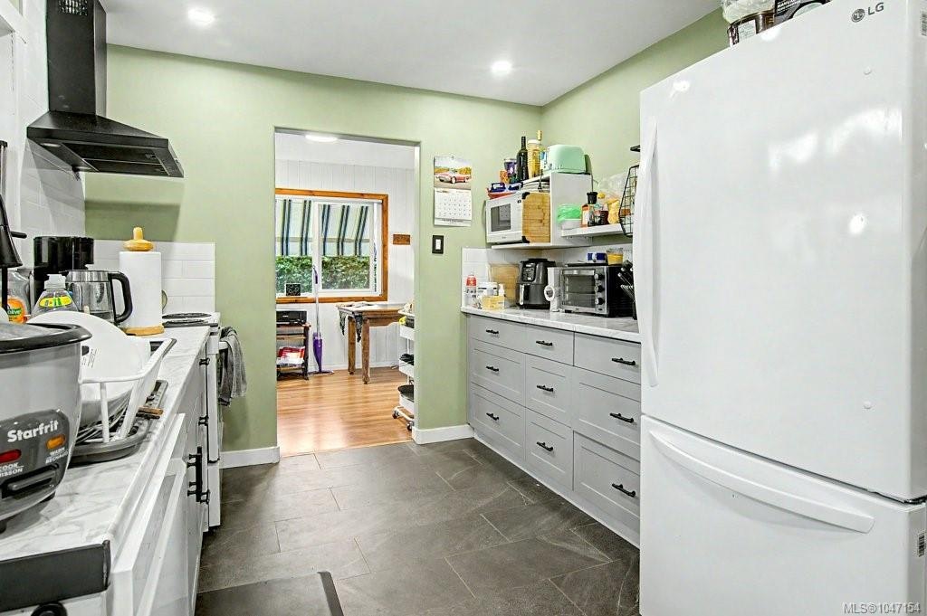 402 Young Street - 3