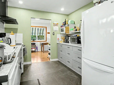 402 Young Street - 3