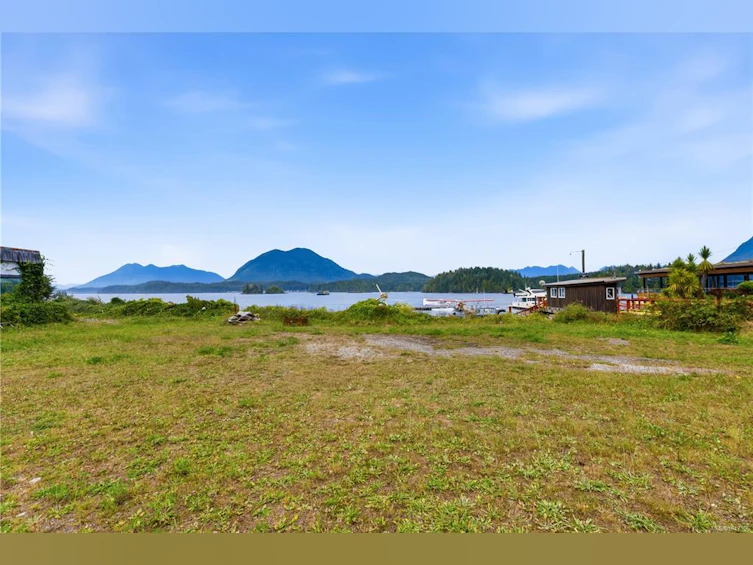 356-360 Main Street, Tofino, BC, V0R 2Z0 - 5
