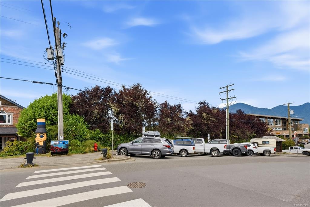 356-360 Main Street, Tofino, BC, V0R 2Z0 - 9