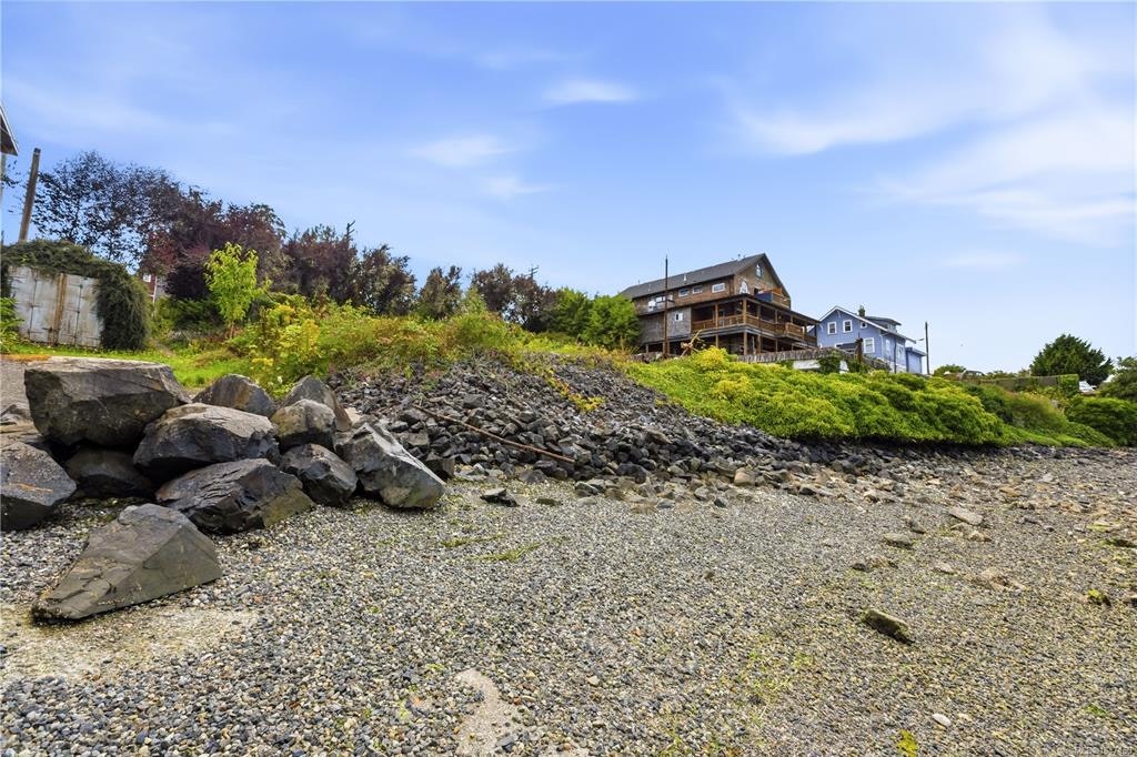 356-360 Main Street, Tofino, BC, V0R 2Z0 - 10