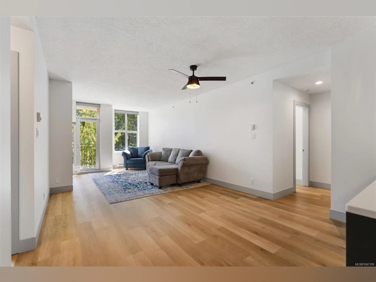 S305-737 Humboldt Street, Victoria, BC, V8W 4A4 - 10