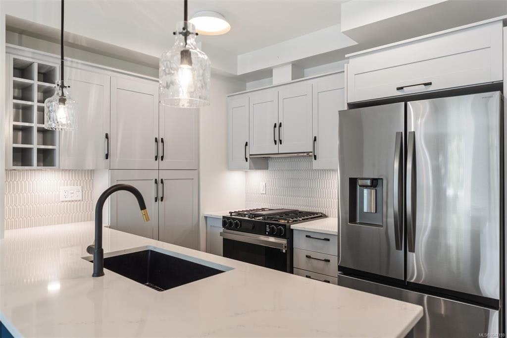 S305-737 Humboldt Street, Victoria, BC, V8W 4A4 - 9
