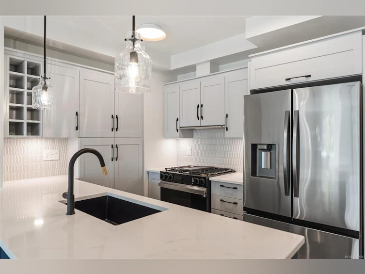 S305-737 Humboldt Street, Victoria, BC, V8W 4A4 - 9
