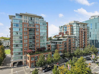 S305-737 Humboldt Street - 2