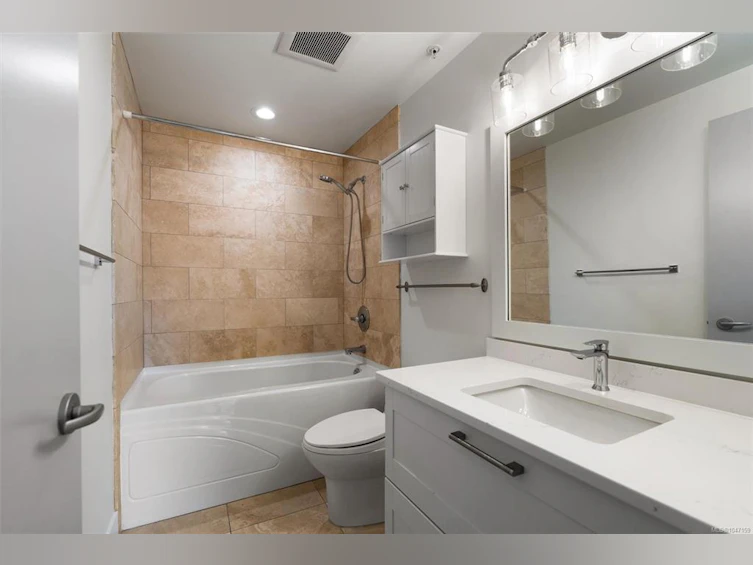 S305-737 Humboldt Street, Victoria, BC, V8W 4A4 - 18
