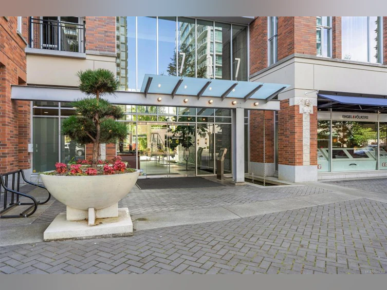 S305-737 Humboldt Street, Victoria, BC, V8W 4A4 - 4