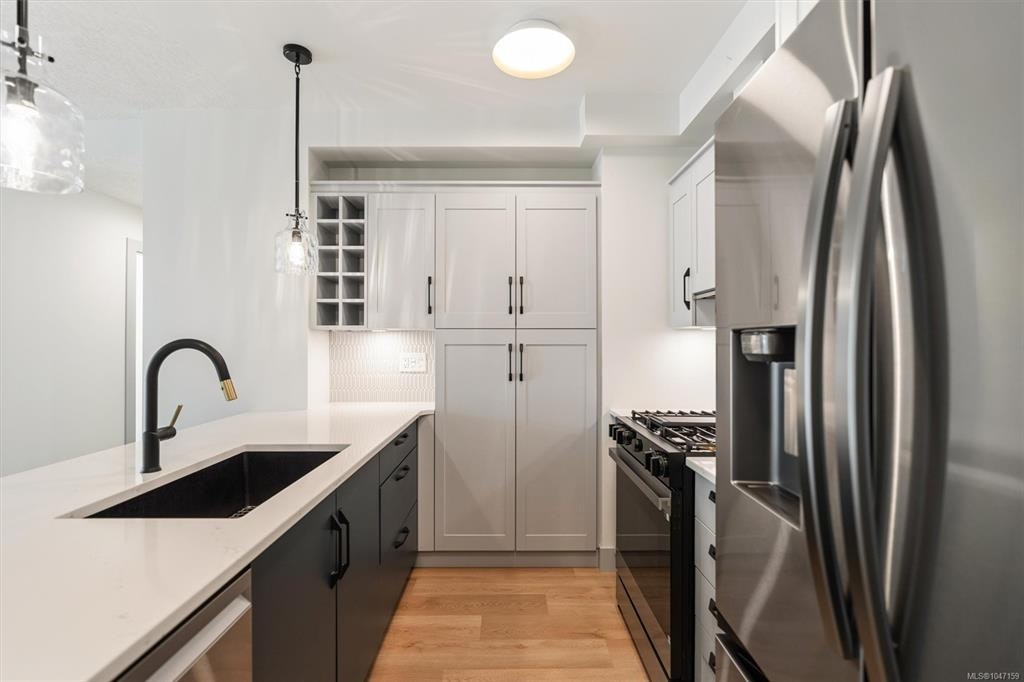 S305-737 Humboldt Street, Victoria, BC, V8W 4A4 - 8