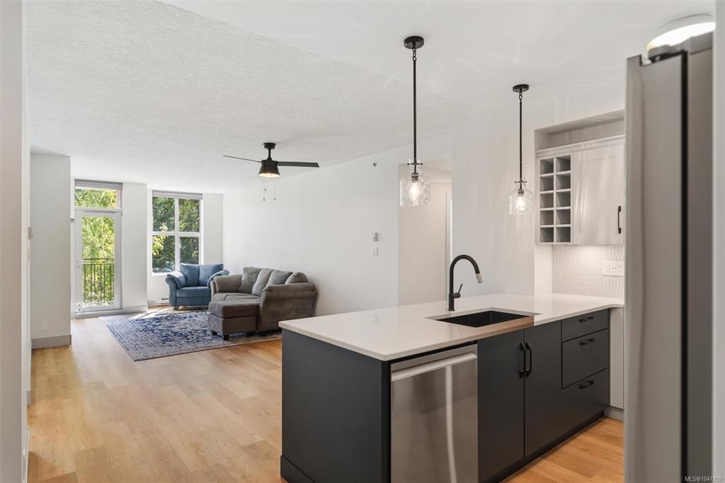 S305-737 Humboldt Street, Victoria, BC, V8W 4A4 - 6